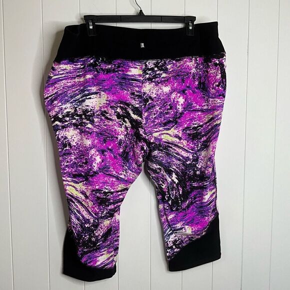 B Active Womens Plus Size 26/28 Athletic Capri High Rise Leggings Purple Swirl - Picture 6 of 8
